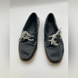 L.L. Bean Women's Navy Leather Slip on Boat Loafers Shoes Size 9